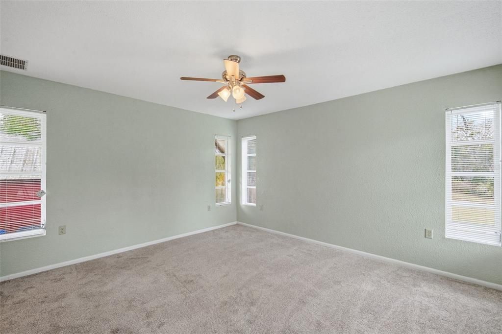For Sale: $580,000 (5 beds, 3 baths, 2720 Square Feet)