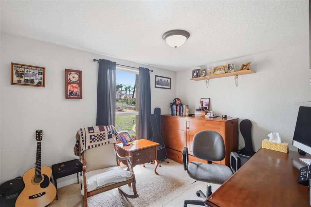 For Sale: $580,000 (5 beds, 3 baths, 2720 Square Feet)