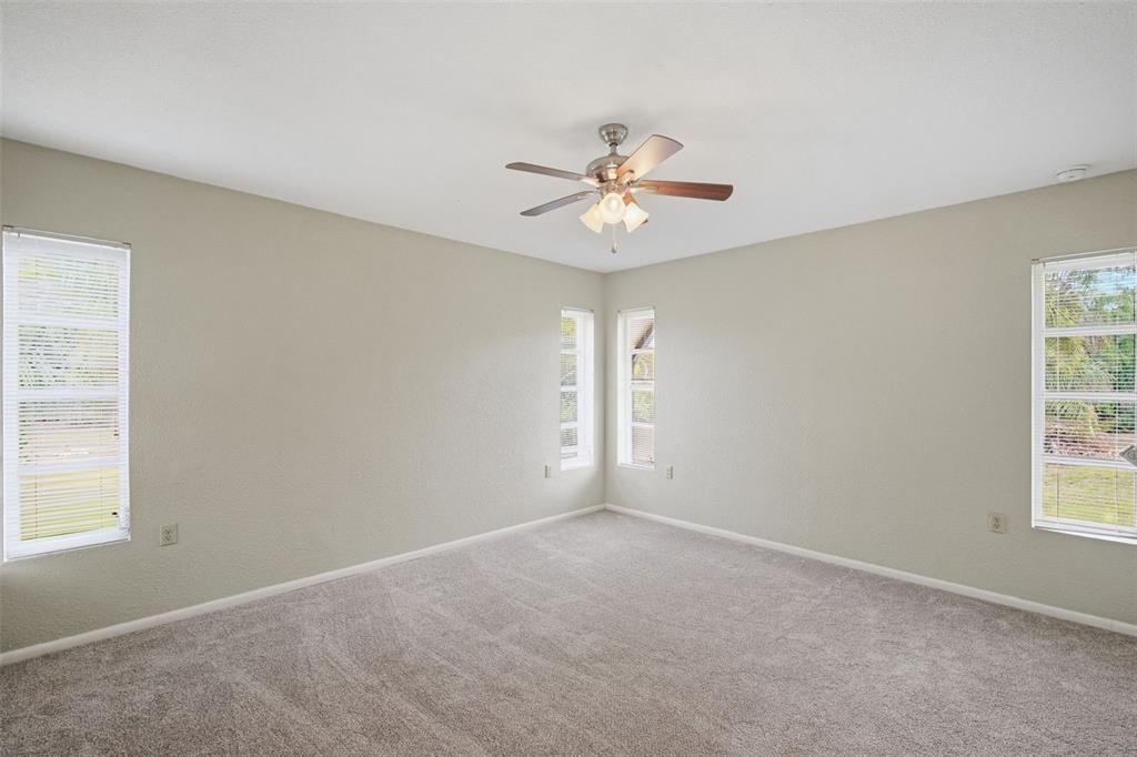 For Sale: $580,000 (5 beds, 3 baths, 2720 Square Feet)