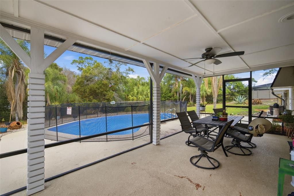 For Sale: $580,000 (5 beds, 3 baths, 2720 Square Feet)