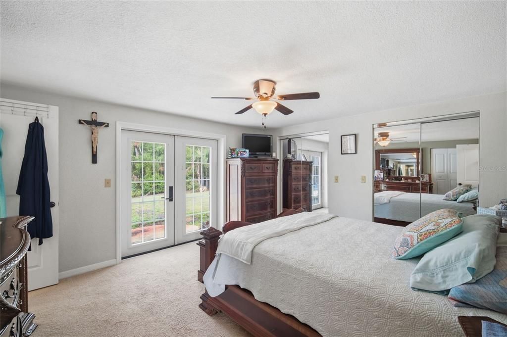 For Sale: $580,000 (5 beds, 3 baths, 2720 Square Feet)