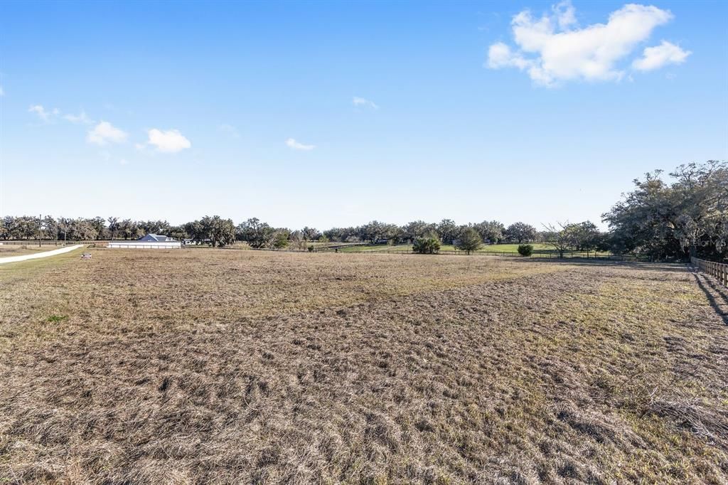 待售: $159,900 (3.21 acres)