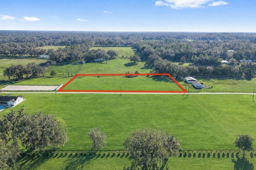 待售: $159,900 (3.21 acres)