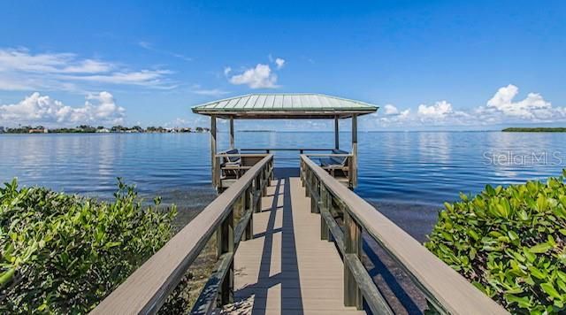 На продажу: $175,000 (0.44 acres)