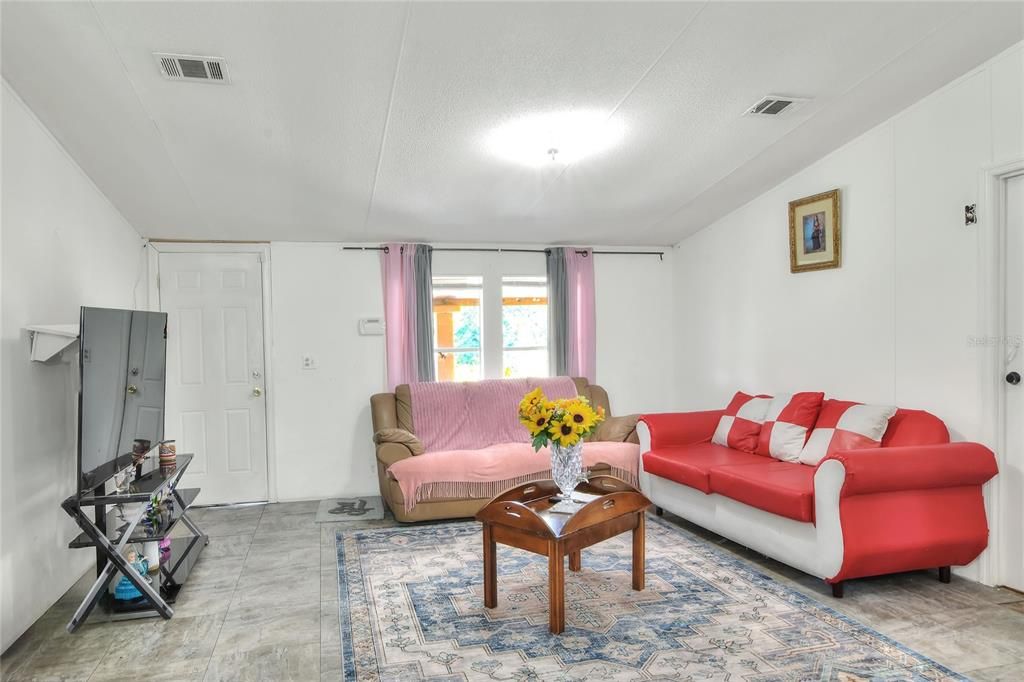 En Venta: $249,000 (3 camas, 2 baños, 1080 Pies cuadrados)