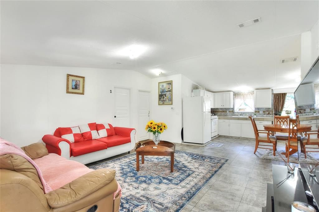 En Venta: $249,000 (3 camas, 2 baños, 1080 Pies cuadrados)