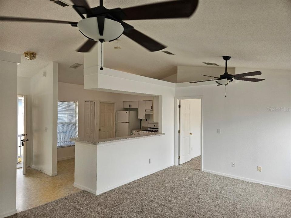 Activo con contrato: $289,900 (3 camas, 2 baños, 1332 Pies cuadrados)