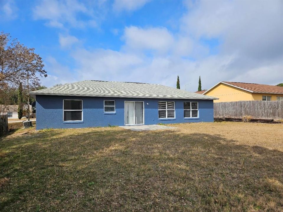 Activo con contrato: $289,900 (3 camas, 2 baños, 1332 Pies cuadrados)