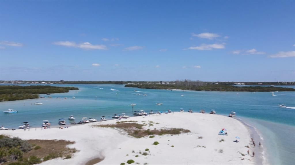 待售: $900,000 (3.41 acres)