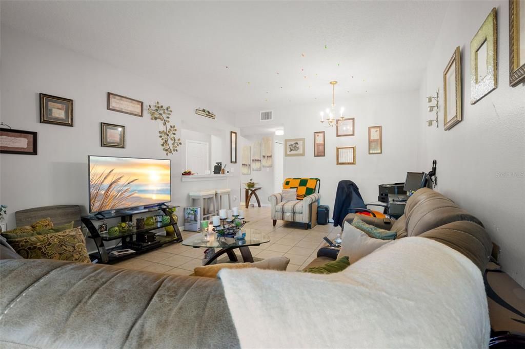 For Sale: $175,000 (3 beds, 2 baths, 1151 Square Feet)