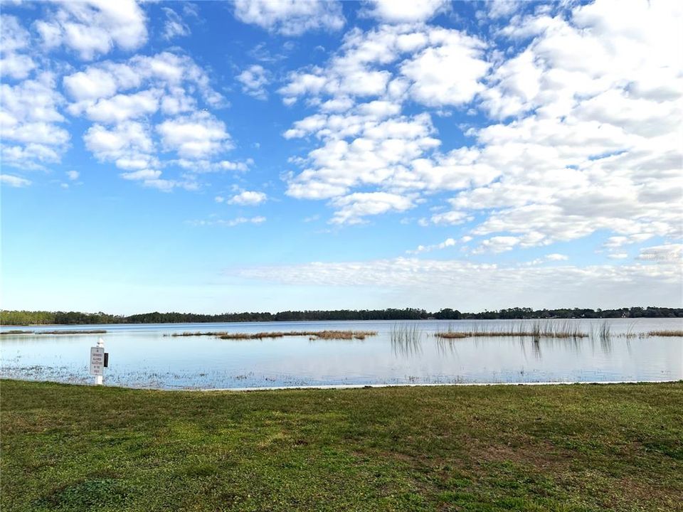 合同活跃: $95,000 (0.07 acres)