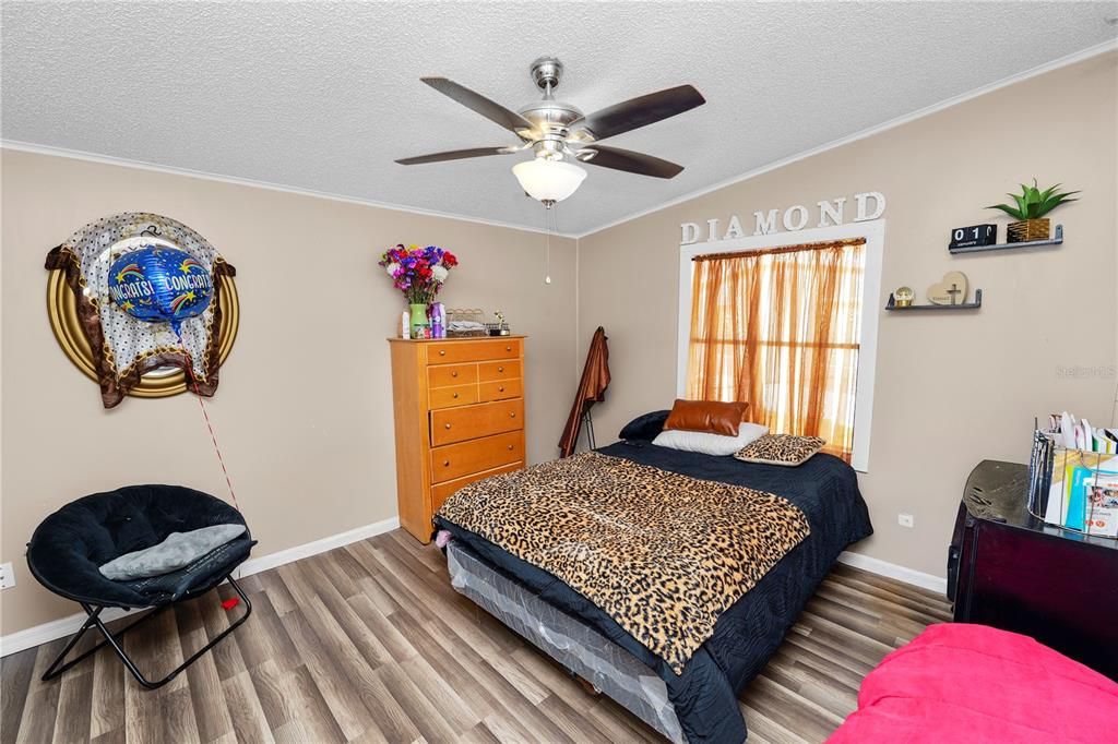 For Sale: $195,000 (3 beds, 2 baths, 1456 Square Feet)