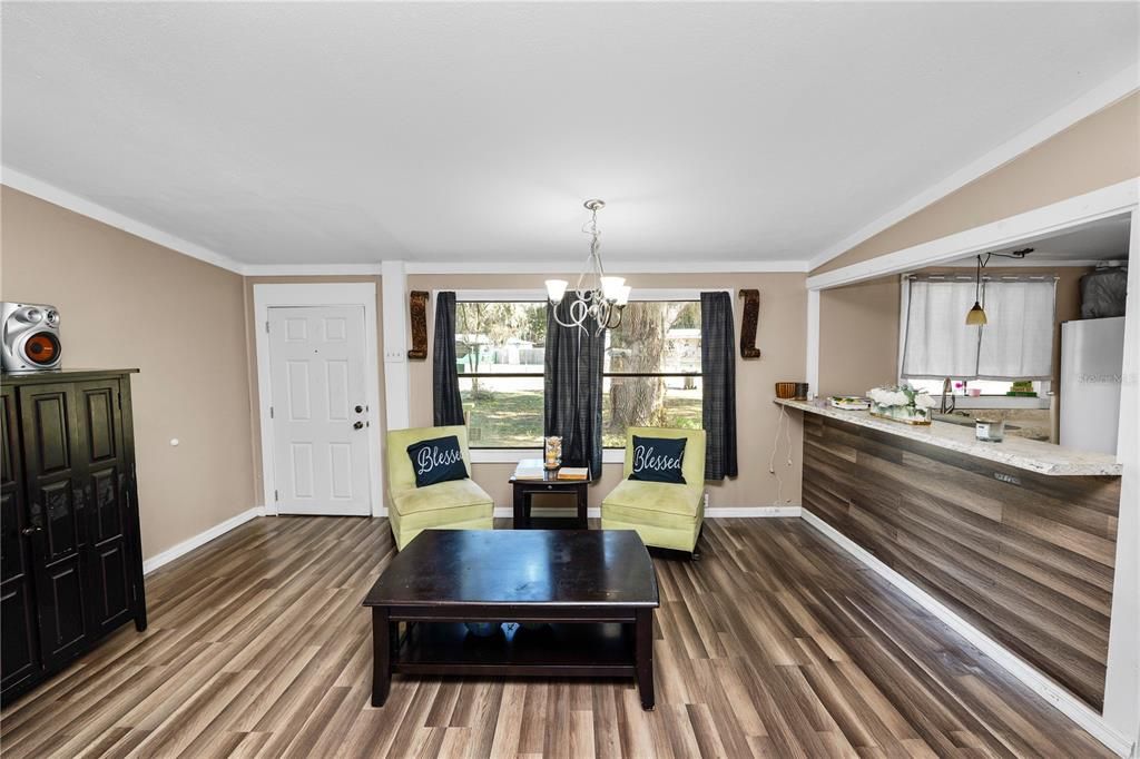 For Sale: $195,000 (3 beds, 2 baths, 1456 Square Feet)