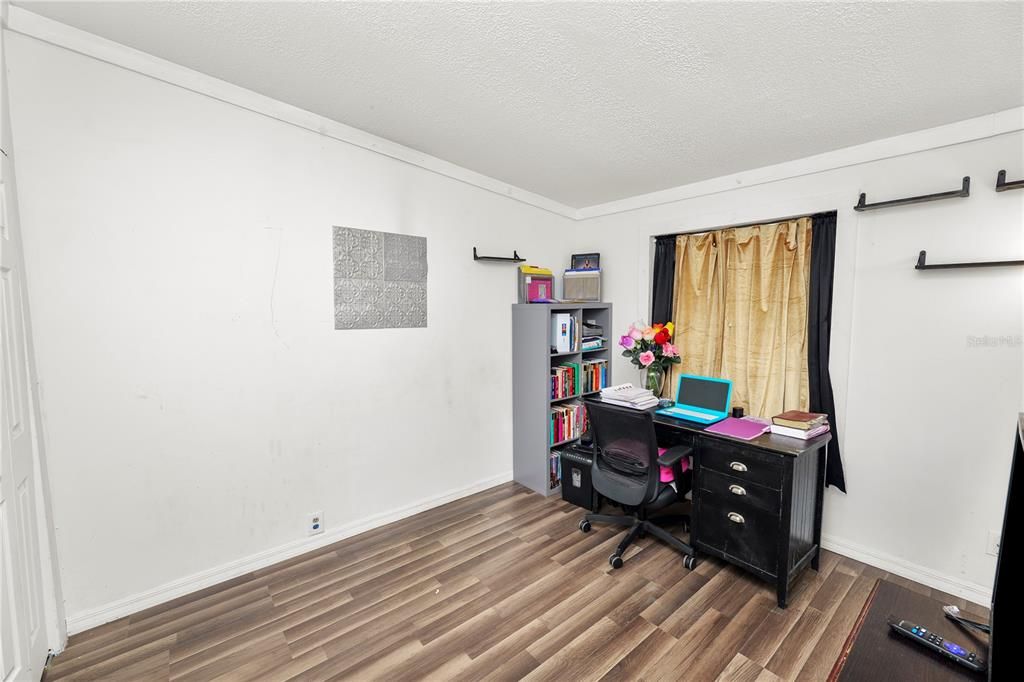 For Sale: $195,000 (3 beds, 2 baths, 1456 Square Feet)