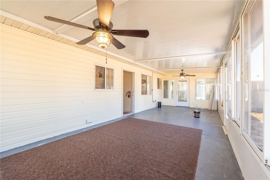 For Sale: $159,900 (2 beds, 2 baths, 1144 Square Feet)