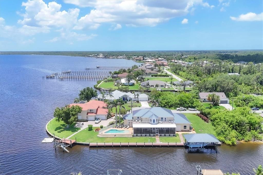 На продажу: $2,295,000 (4 спален, 4 ванн, 3825 Квадратных фут)