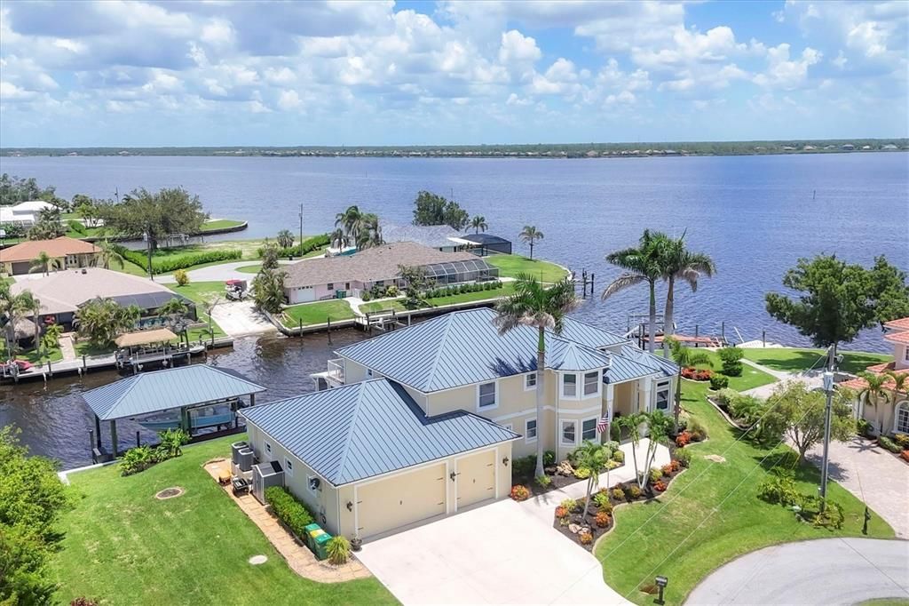На продажу: $2,295,000 (4 спален, 4 ванн, 3825 Квадратных фут)