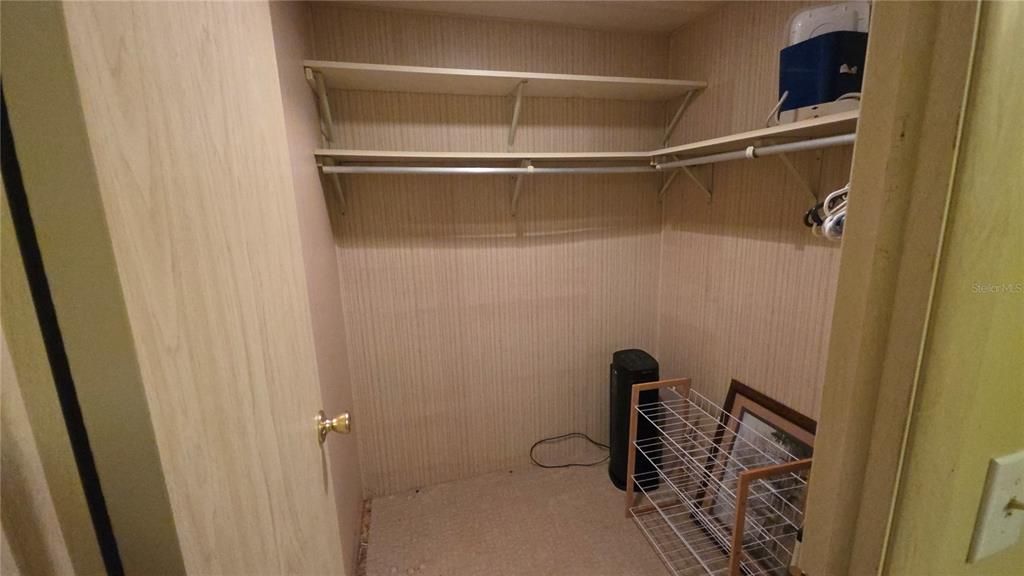 На продажу: $115,900 (2 спален, 2 ванн, 1144 Квадратных фут)