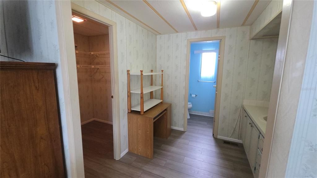 На продажу: $115,900 (2 спален, 2 ванн, 1144 Квадратных фут)