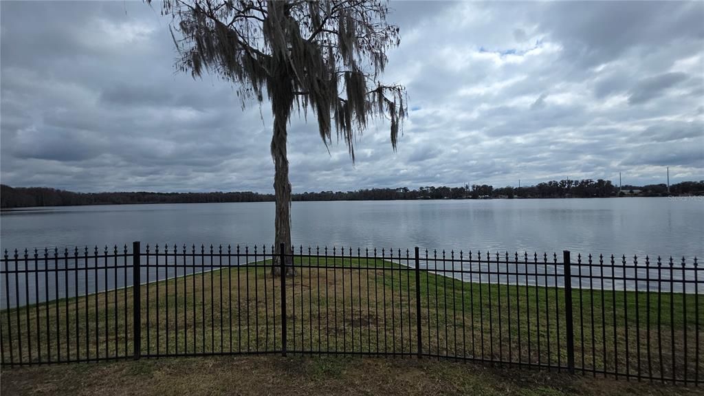 На продажу: $115,900 (2 спален, 2 ванн, 1144 Квадратных фут)