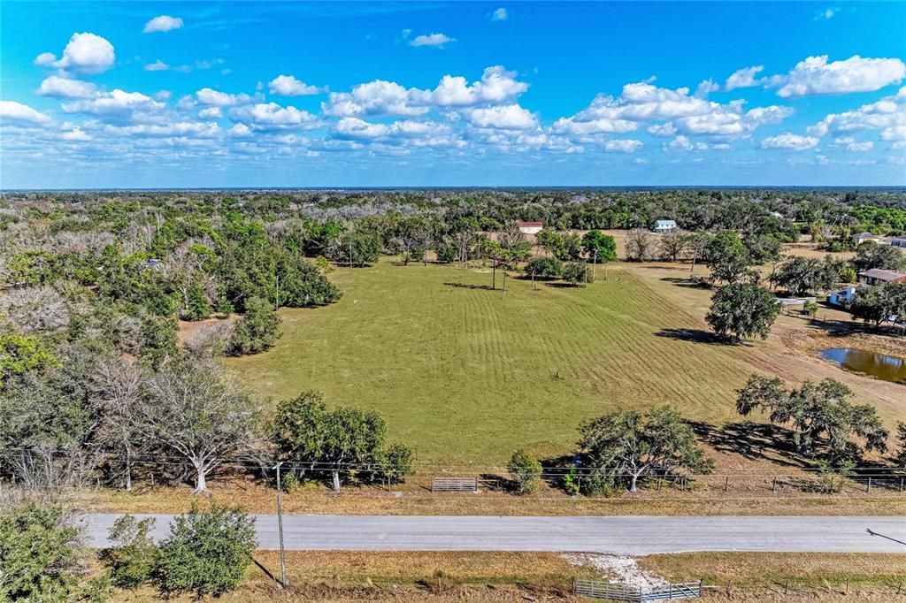 待售: $450,000 (4.98 acres)
