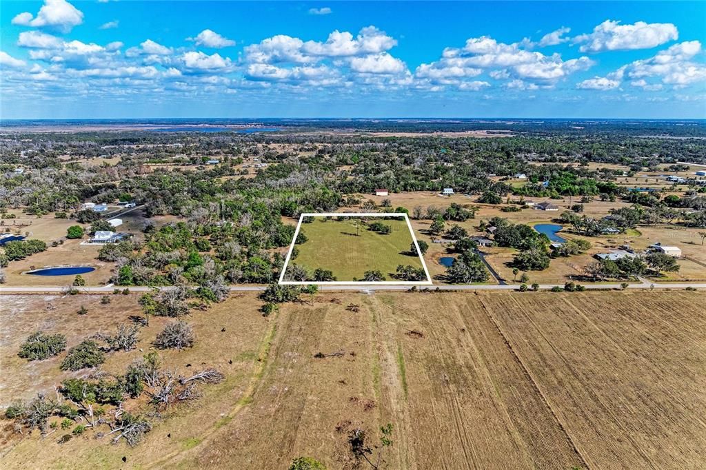 待售: $450,000 (4.98 acres)