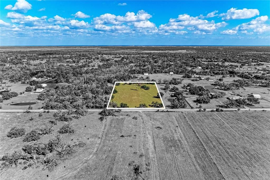 待售: $450,000 (4.98 acres)