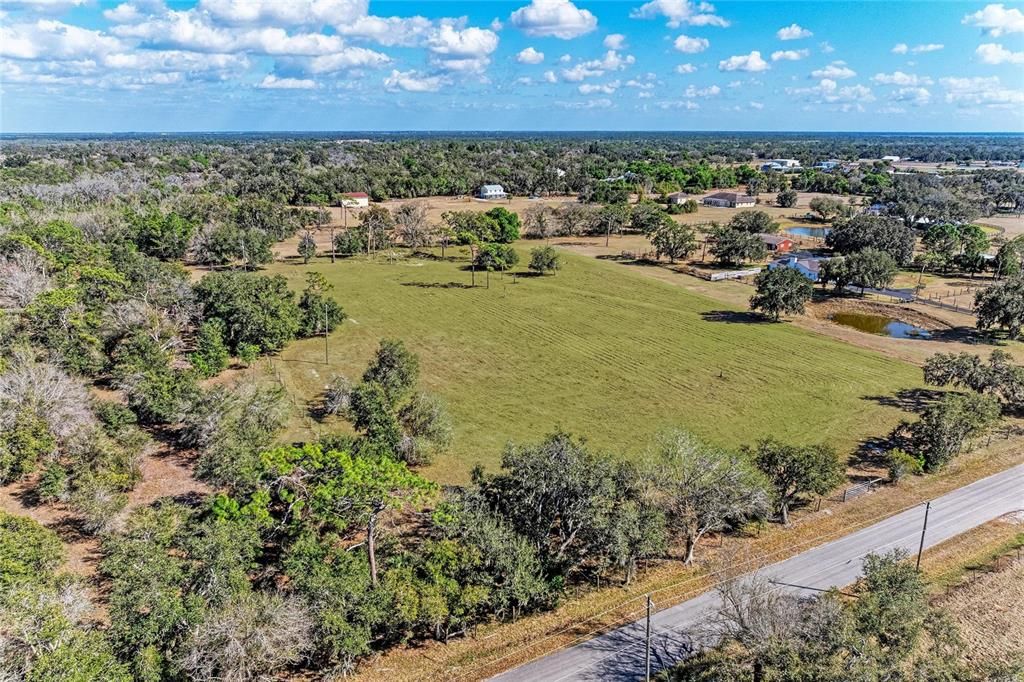 待售: $450,000 (4.98 acres)