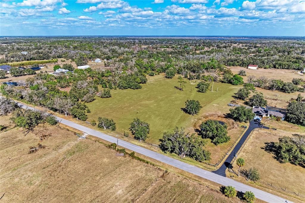 待售: $450,000 (4.98 acres)