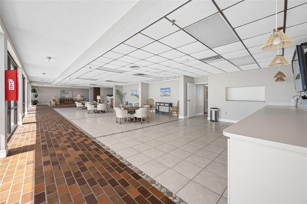 For Sale: $689,900 (2 beds, 2 baths, 1100 Square Feet)