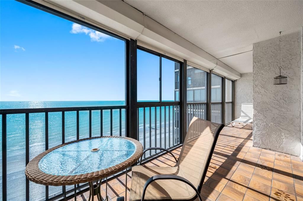 For Sale: $689,900 (2 beds, 2 baths, 1100 Square Feet)
