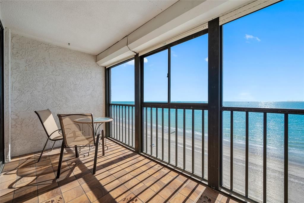For Sale: $689,900 (2 beds, 2 baths, 1100 Square Feet)