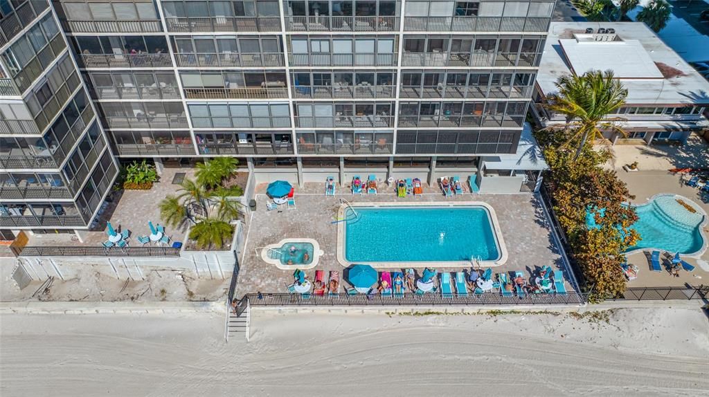 For Sale: $689,900 (2 beds, 2 baths, 1100 Square Feet)