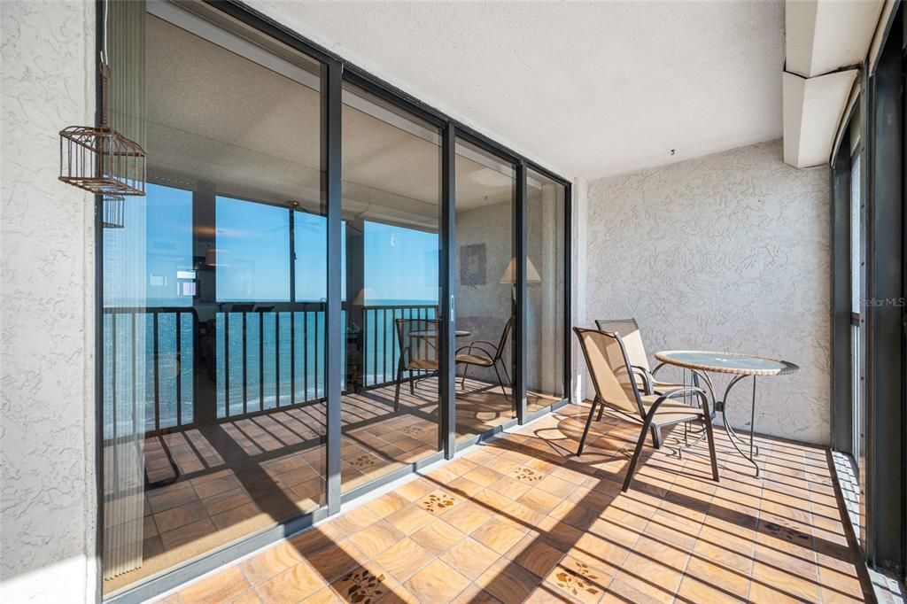 For Sale: $689,900 (2 beds, 2 baths, 1100 Square Feet)