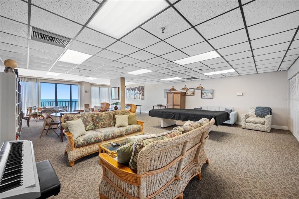 For Sale: $689,900 (2 beds, 2 baths, 1100 Square Feet)