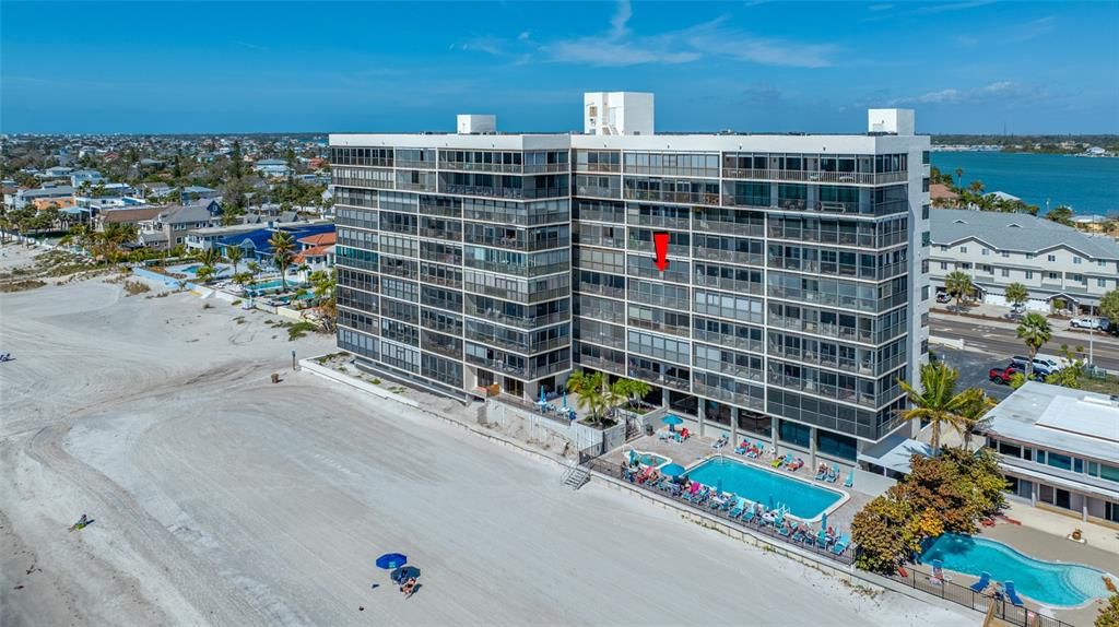 For Sale: $689,900 (2 beds, 2 baths, 1100 Square Feet)