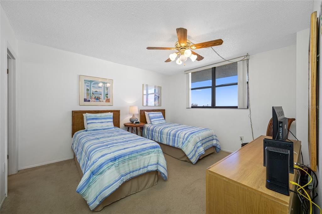 For Sale: $689,900 (2 beds, 2 baths, 1100 Square Feet)