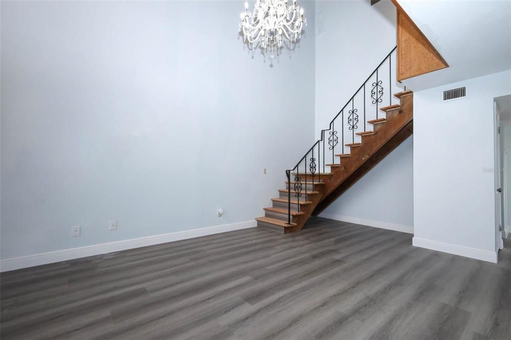 Activo con contrato: $258,900 (3 camas, 3 baños, 2224 Pies cuadrados)