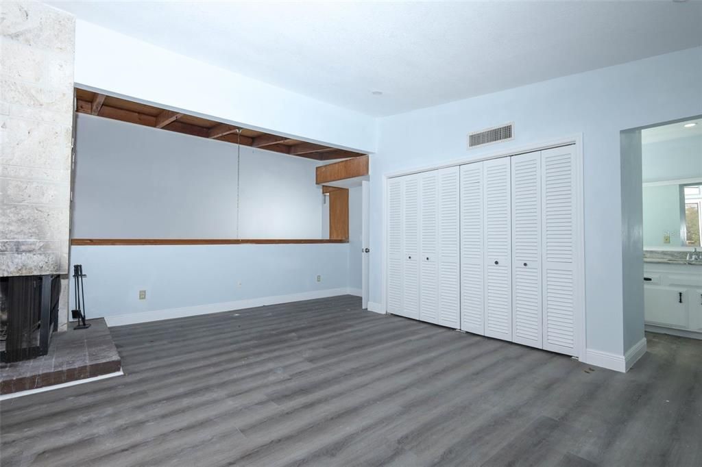 Activo con contrato: $258,900 (3 camas, 3 baños, 2224 Pies cuadrados)