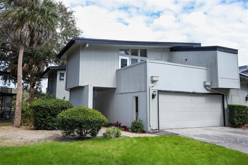 Activo con contrato: $258,900 (3 camas, 3 baños, 2224 Pies cuadrados)