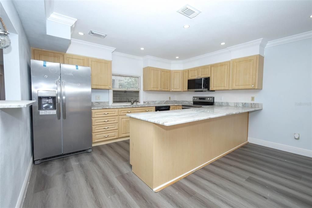 Activo con contrato: $258,900 (3 camas, 3 baños, 2224 Pies cuadrados)