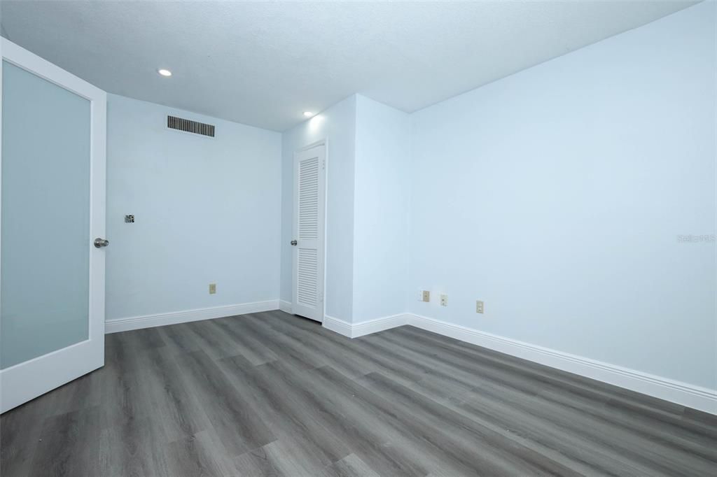 Activo con contrato: $258,900 (3 camas, 3 baños, 2224 Pies cuadrados)