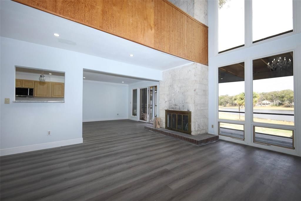 Activo con contrato: $258,900 (3 camas, 3 baños, 2224 Pies cuadrados)
