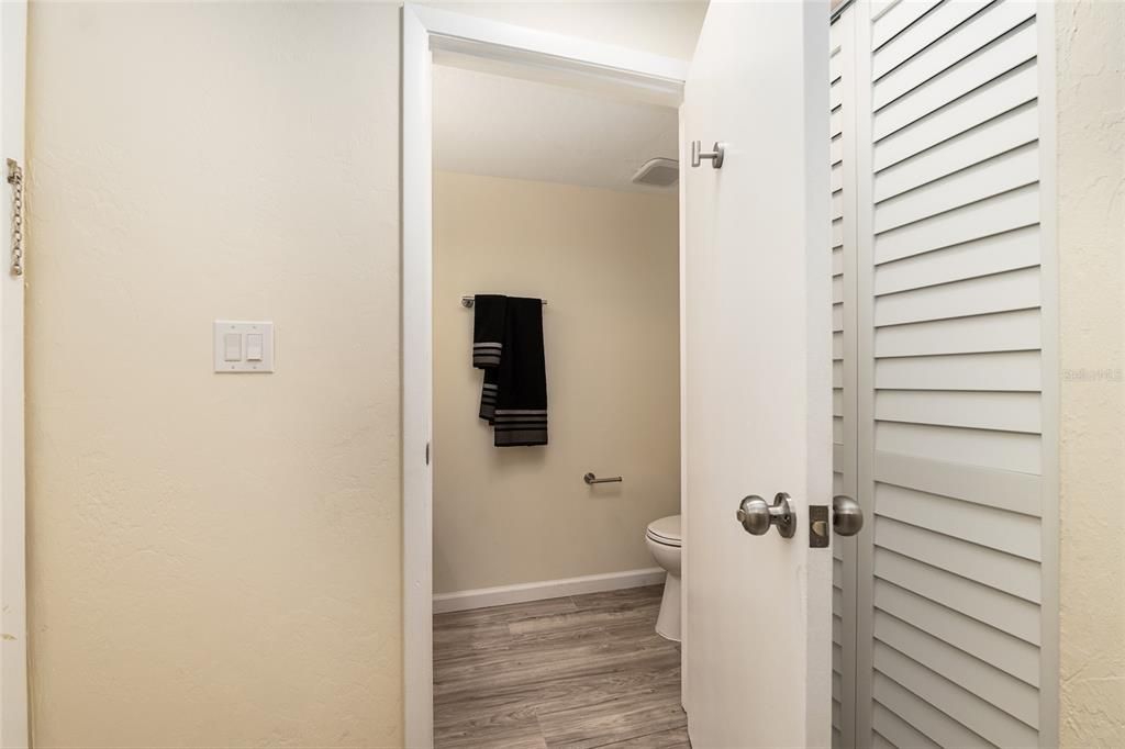 合同活跃: $210,000 (2 贝兹, 1 浴室, 1120 平方英尺)