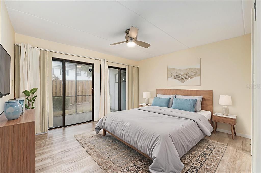 合同活跃: $210,000 (2 贝兹, 1 浴室, 1120 平方英尺)