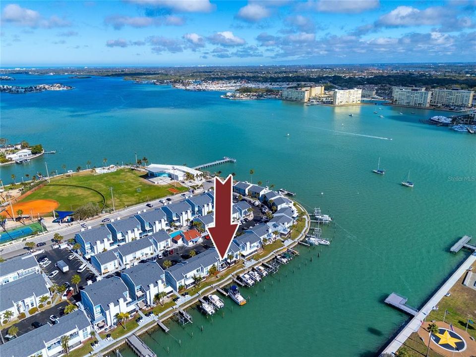 En Venta: $479,900 (2 camas, 2 baños, 915 Pies cuadrados)