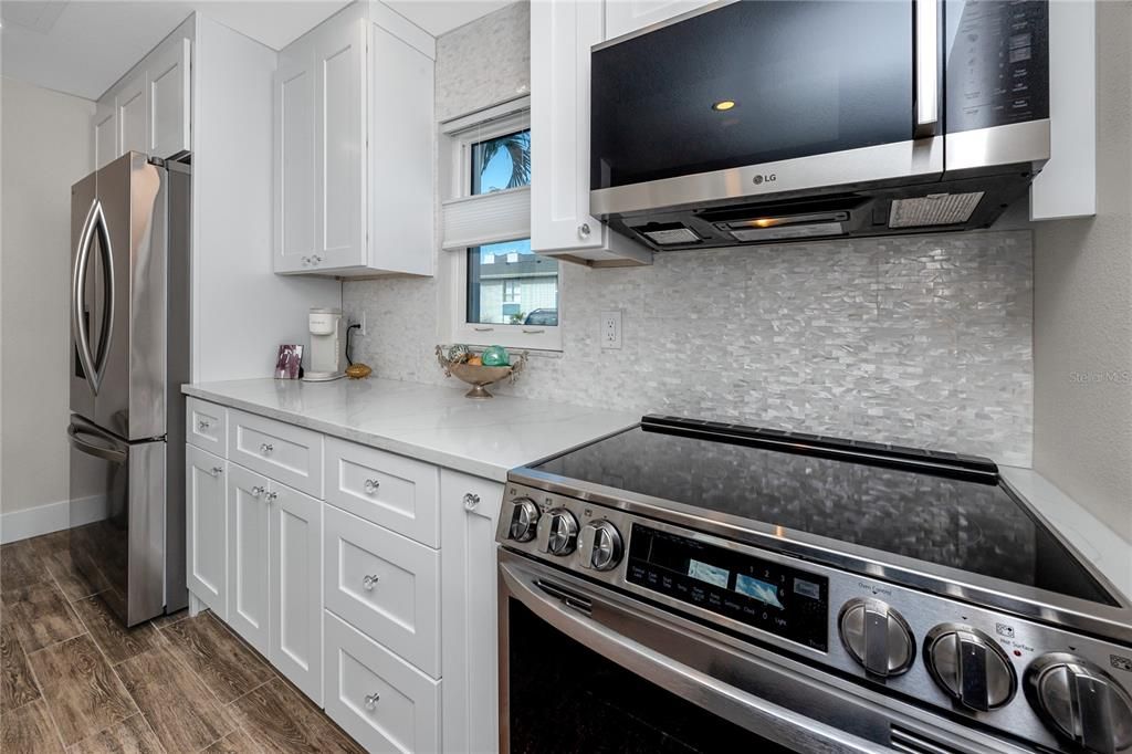 En Venta: $479,900 (2 camas, 2 baños, 915 Pies cuadrados)