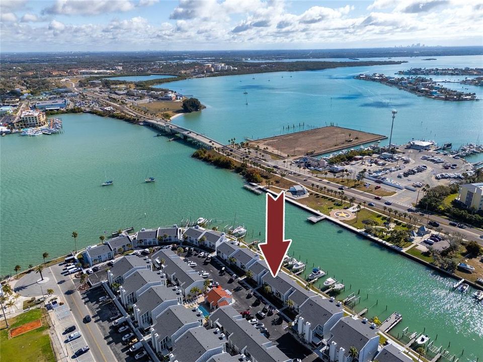 En Venta: $479,900 (2 camas, 2 baños, 915 Pies cuadrados)