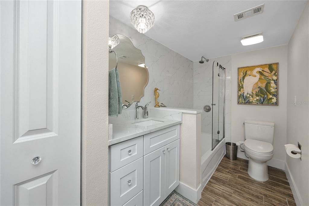 En Venta: $479,900 (2 camas, 2 baños, 915 Pies cuadrados)