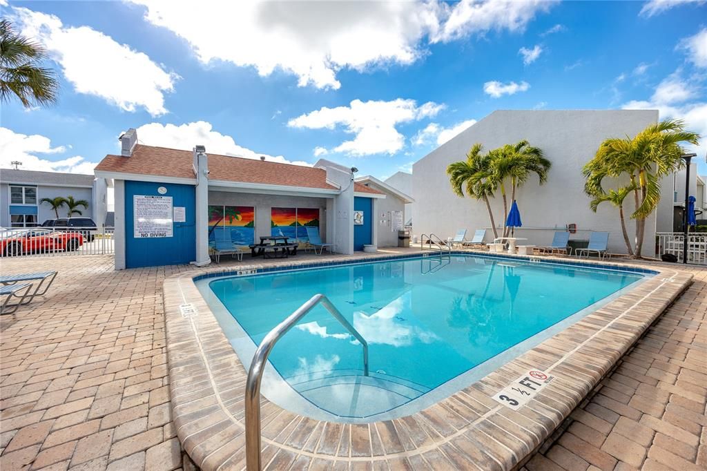 En Venta: $479,900 (2 camas, 2 baños, 915 Pies cuadrados)